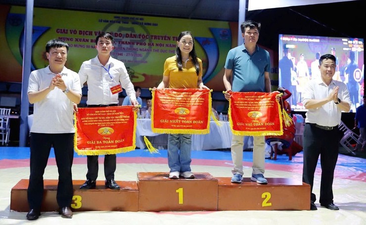 Xã Dương Hoà đạt giải Nhì toàn đoàn tại Giải vô địch vật dân tộc, vật tự do truyền thống mừng xuân Bính Ngọ thành phố Hà Nội năm 2026 - Ảnh 4.