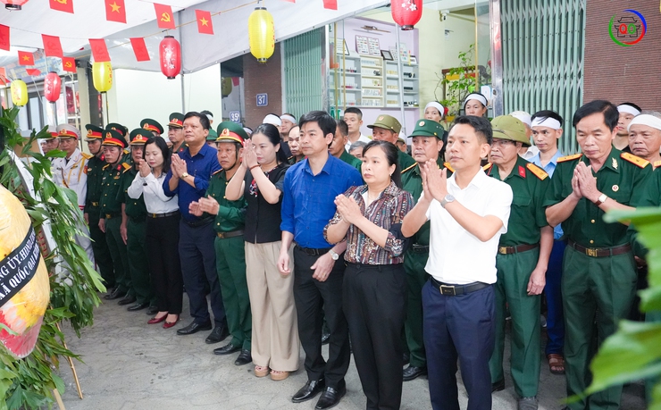 UBND xã Quốc Oai long trọng tổ chức Lễ truy điệu và an táng hài cốt Liệt sĩ Nguyễn Duy Lập- Ảnh 3.