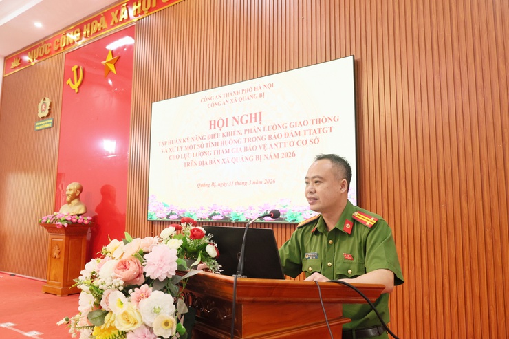 Công an xã Quảng Bị tổ chức tập huấn kỹ năng điều khiển, phân luồng giao thông cho lực lượng an ninh cơ sở- Ảnh 3.