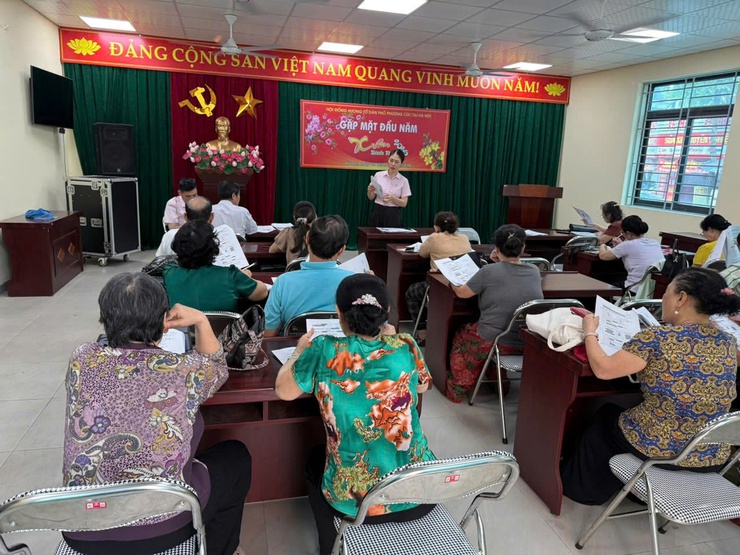 TẬP HUẤN NÂNG CAO NĂNG LỰC VÀ CHẤT LƯỢNG HOẠT ĐỘNG CHO CÁC TỔ TRƯỞNG TỔ TIẾT KIỆM VÀ VAY VỐN PHƯỜNG KIM LIÊN- Ảnh 1.