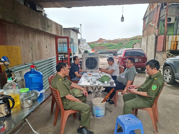 Xã Vĩnh Thanh: Phát huy vai trò lãnh đạo, 24/24 hộ đồng thuận tháo dỡ vi phạm tại khu phía Tây cầu Thăng Long- Ảnh 1.