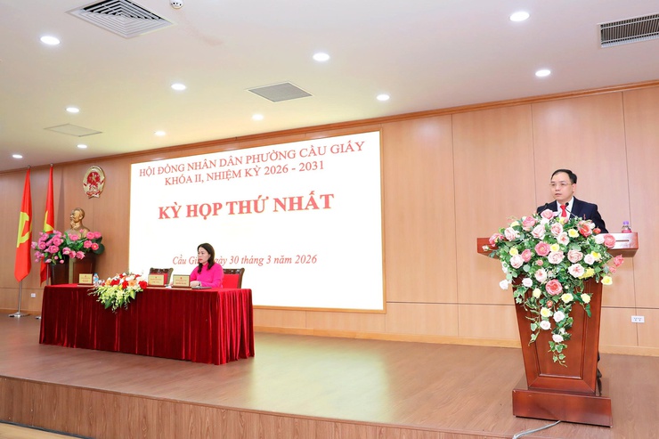 Kỳ họp kiện toàn bộ máy, khởi đầu nhiệm kỳ mới của HĐND phường Cầu Giấy - Ảnh 3.