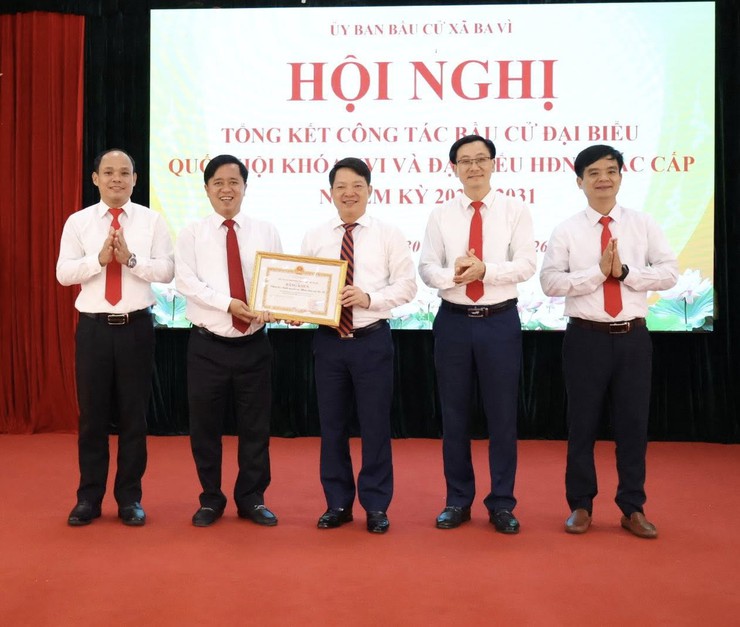 ỦY BAN BẦU CỬ XÃ BA VÌ TỔNG KẾT CÔNG TÁC BẦU CỬ ĐẠI BIỂU QUỐC HỘI KHÓA XVI VÀ ĐẠI BIỂU HĐND CÁC CẤP NHIỆM KỲ 2026 - 2031- Ảnh 1.