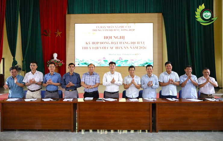 Phú Cát ký kết hợp đồng dịch vụ thủy lợi với các HTXNN trên địa bàn xã năm 2026- Ảnh 5.