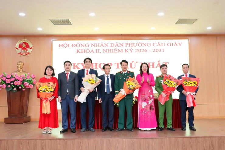 Kỳ họp kiện toàn bộ máy, khởi đầu nhiệm kỳ mới của HĐND phường Cầu Giấy - Ảnh 9.