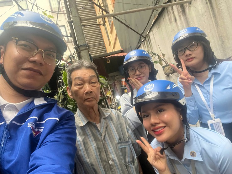 Tổ hành chính công xung kích: Đưa dịch vụ công đến gần người dân hơn- Ảnh 2.