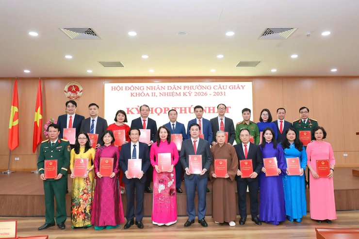 Kỳ họp kiện toàn bộ máy, khởi đầu nhiệm kỳ mới của HĐND phường Cầu Giấy - Ảnh 5.