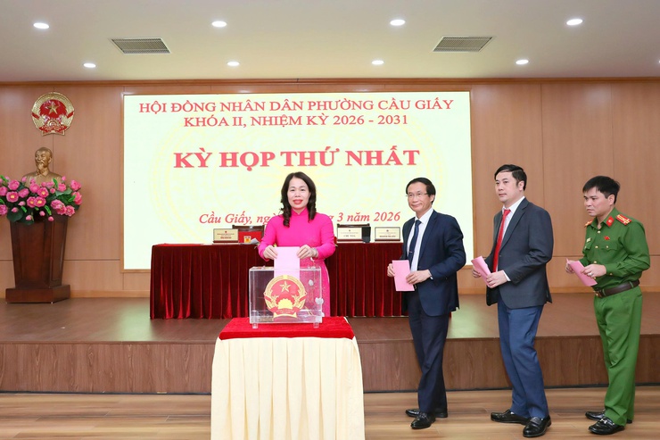 Kỳ họp kiện toàn bộ máy, khởi đầu nhiệm kỳ mới của HĐND phường Cầu Giấy - Ảnh 6.