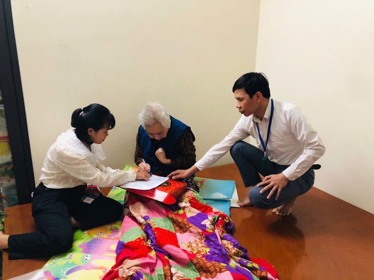 Tổ hành chính công xung kích: Đưa dịch vụ công đến gần người dân hơn- Ảnh 4.