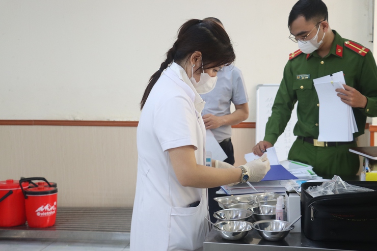 Tăng cường kiểm tra an toàn thực phẩm tại bếp ăn tập thể trên địa bàn xã- Ảnh 5.