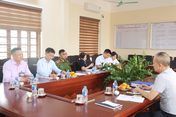 Tăng cường kiểm tra an toàn thực phẩm tại bếp ăn tập thể trên địa bàn xã- Ảnh 7.