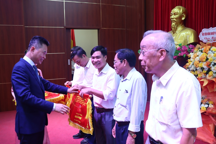 Xã Phú Xuyên: Tổng kết công tác bầu cử đại biểu Quốc hội khóa XVI và đại biểu HĐND các cấp nhiệm kỳ 2026-2031- Ảnh 9.