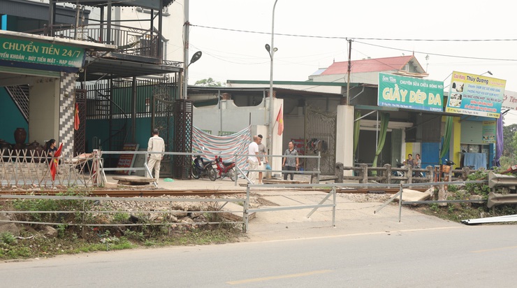 Đại Xuyên quyết liệt xóa bỏ các lối đi tự mở qua đường sắt,đảm bảo an toàn giao thông- Ảnh 3.