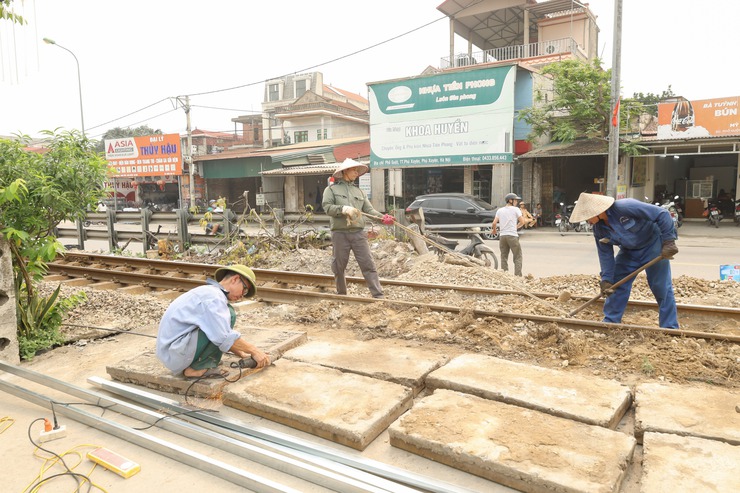Đại Xuyên quyết liệt xóa bỏ các lối đi tự mở qua đường sắt,đảm bảo an toàn giao thông- Ảnh 4.