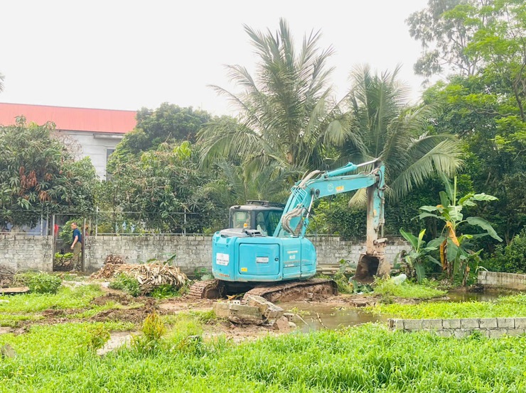 Cưỡng chế thu hồi đất đối với các hộ gia đình, cá nhân có đất thuộc phạm vi thu hồi tại dự án xây dựng hạ tầng kỹ thuật đấu giá khu X2 Lục Xuân, xã Phúc Lộc- Ảnh 6.