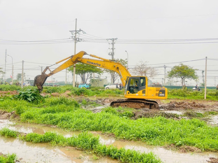 Cưỡng chế thu hồi đất đối với các hộ gia đình, cá nhân có đất thuộc phạm vi thu hồi tại dự án xây dựng hạ tầng kỹ thuật đấu giá khu X2 Lục Xuân, xã Phúc Lộc- Ảnh 8.