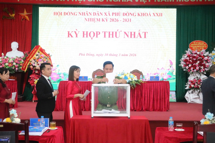 Kỳ họp thứ nhất HĐND xã Phù Đổng khóa XXII, nhiệm kỳ 2026 – 2031 thành công tốt đẹp- Ảnh 6.