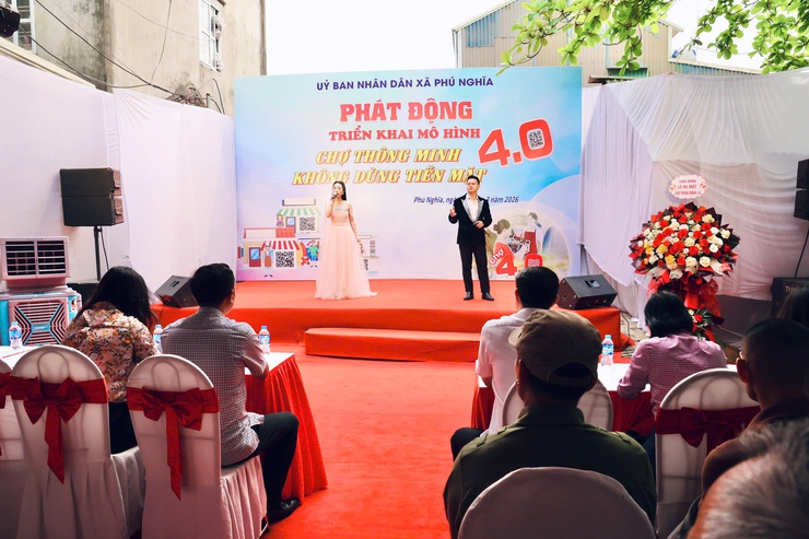 Phú Nghĩa ra mắt mô hình “Chợ thông minh 4.0 - không dùng tiền mặt”- Ảnh 1.