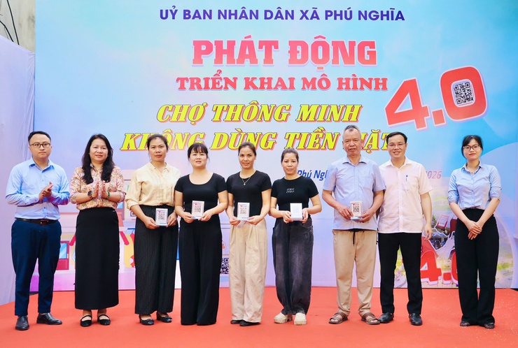 Phú Nghĩa ra mắt mô hình “Chợ thông minh 4.0 - không dùng tiền mặt”- Ảnh 6.