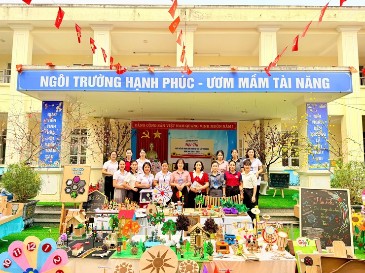 Sáng tạo và tâm huyết trong hội thi thiết kế đồ dùng, đồ chơi tự tạo tại trường mầm non Cẩm Lĩnh B năm học 2025 – 2026- Ảnh 3.