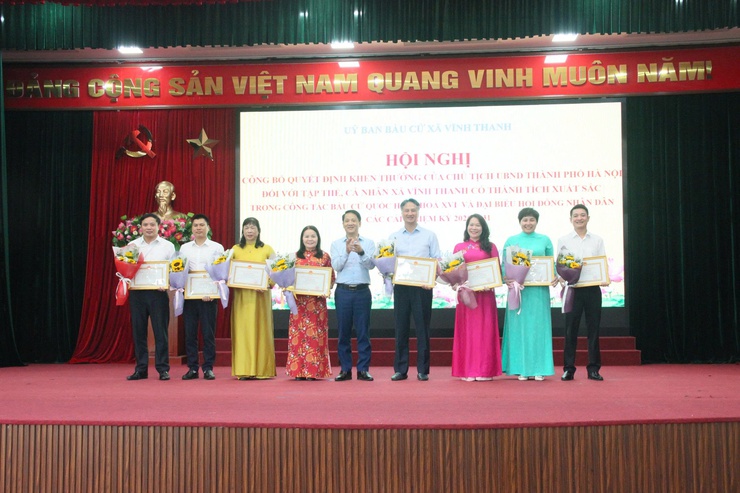 Xã Vĩnh Thanh: 5 tập thể, 8 cá nhân được UBND thành phố khen thưởng trong công tác bầu cử- Ảnh 8.
