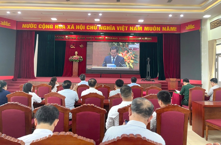 Xã Vĩnh Thanh: 5 tập thể, 8 cá nhân được UBND thành phố khen thưởng trong công tác bầu cử- Ảnh 2.