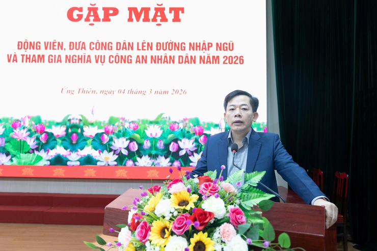 Xã Ứng Thiên gặp mặt, động viên và đưa công dân lên đường nhập ngũ và tham gia nghĩa vụ Công an nhân dân năm 2026- Ảnh 2.