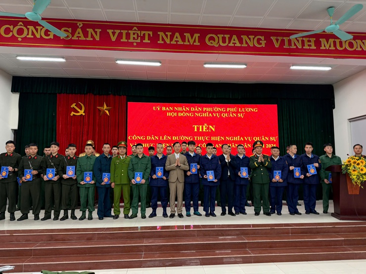 Ngày hội tòng quân - tuổi trẻ phường Phú Lương vững bước vì Tổ quốc - Ảnh 2.