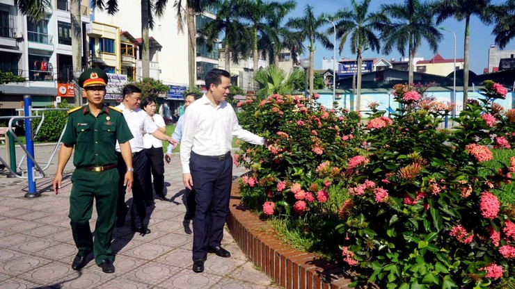 Quyết tâm gỡ “điểm nghẽn”, xây dựng phường Phúc Lợi văn minh, đáng sống- Ảnh 3.