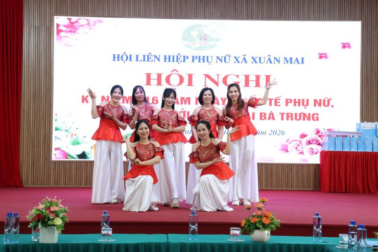 Hội LHPN xã Xuân Mai kỷ niệm 116 năm Ngày Quốc tế Phụ nữ 8/3 và 1896 năm Khởi nghĩa Hai Bà Trưng- Ảnh 4.