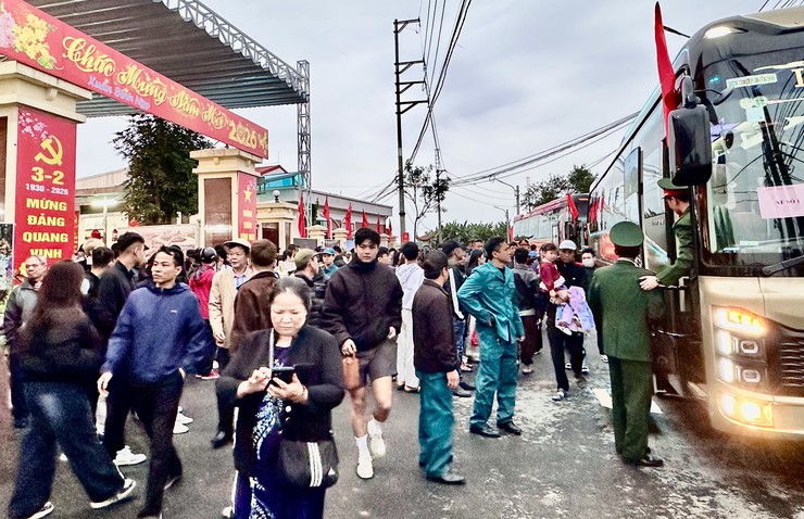 Đảng ủy - Hội đồng nhân dân - Uỷ ban nhân dân - Uỷ ban mặt trận tổ quốc Việt Nam xã Đại Thanh tiễn công dân lên đường nhập ngũ năm 2026.- Ảnh 14.