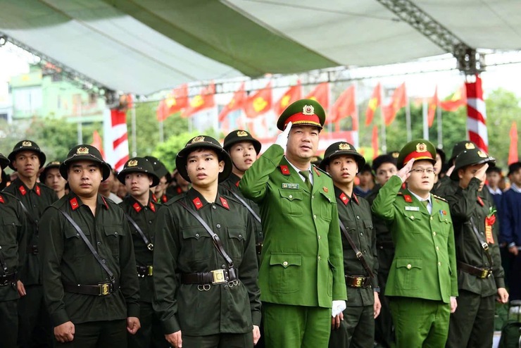 Hơn 700 tân binh tại Điểm giao nhận quân số 7 chính thức bước qua "cổng vinh quang"- Ảnh 4.