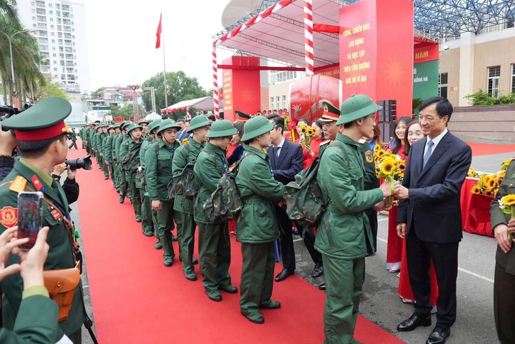 PHÁT HUY TRUYỀN THỐNG QUÊ HƯƠNG, THANH NIÊN PHƯỜNG KIM LIÊN HẮNG HÁI LÊN ĐƯỜNG NHẬP NGŨ NĂM 2026- Ảnh 1.