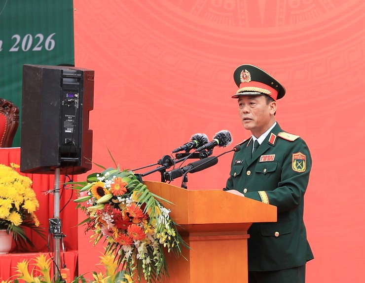 Lễ giao nhận quân tại điểm số 4 Ban Chỉ huy phòng thủ khu vực 3 - Hồng Hà- Ảnh 5.