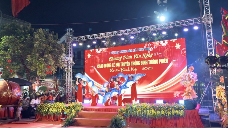 Rực rỡ đêm văn nghệ chào mừng Lễ hội Đình làng Tường Phiêu Xuân Bính Ngọ 2026- Ảnh 4.