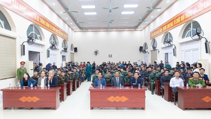 Xã Ứng Thiên gặp mặt, động viên và đưa công dân lên đường nhập ngũ và tham gia nghĩa vụ Công an nhân dân năm 2026- Ảnh 3.