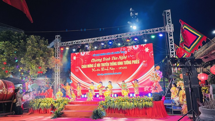 Rực rỡ đêm văn nghệ chào mừng Lễ hội Đình làng Tường Phiêu Xuân Bính Ngọ 2026- Ảnh 3.