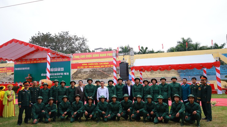 37 Thanh niên xã Suối Hai hăng hái lên đường nhập ngũ
- Ảnh 3.