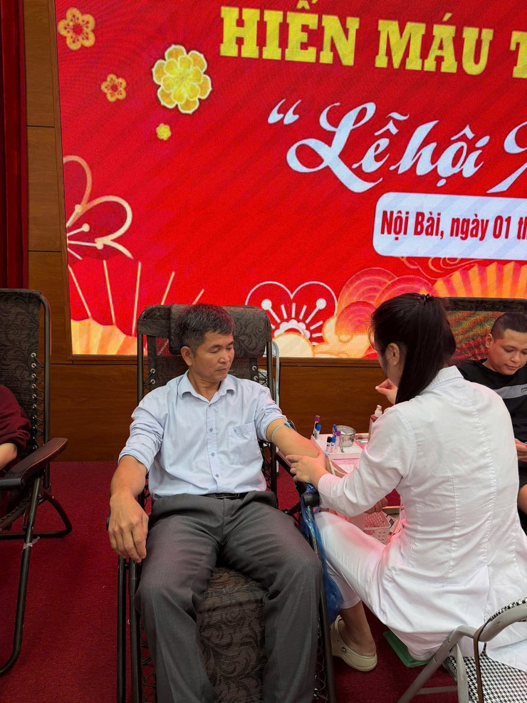 "NGÀY HỘI XUÂN HỒNG" XÃ NỘI BÀI NĂM 2026 TIẾP NHẬN 331 ĐƠN VỊ MÁU AN TOÀN- Ảnh 9.
