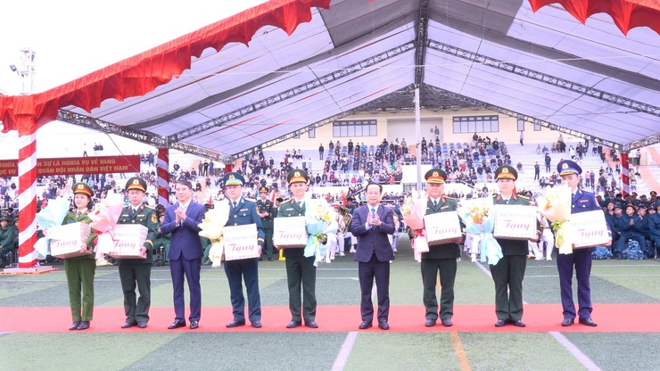 Xã Ứng Thiên gặp mặt, động viên và đưa công dân lên đường nhập ngũ và tham gia nghĩa vụ Công an nhân dân năm 2026- Ảnh 19.