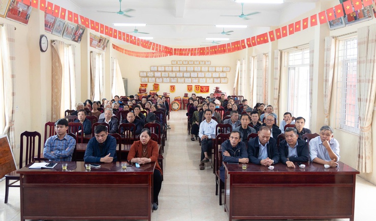 Đơn vị bầu cử số 4 xã Ứng Thiên tiếp xúc cử tri thôn Vũ Ngoại, Bặt Trung- Ảnh 1.