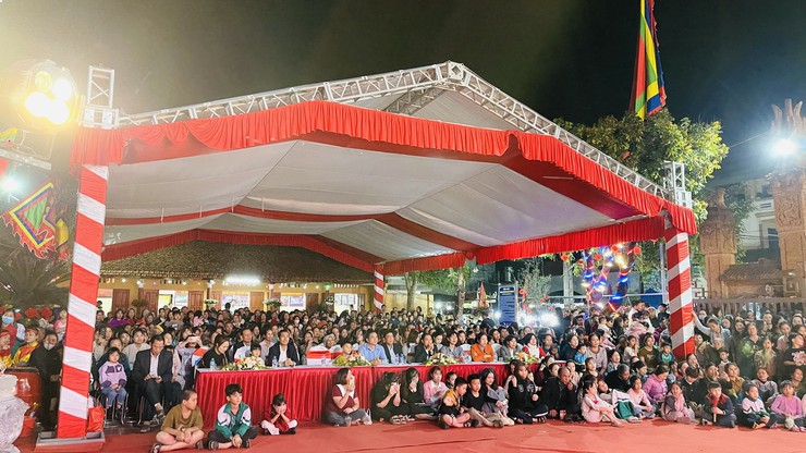 Rực rỡ đêm văn nghệ chào mừng Lễ hội Đình làng Tường Phiêu Xuân Bính Ngọ 2026- Ảnh 6.