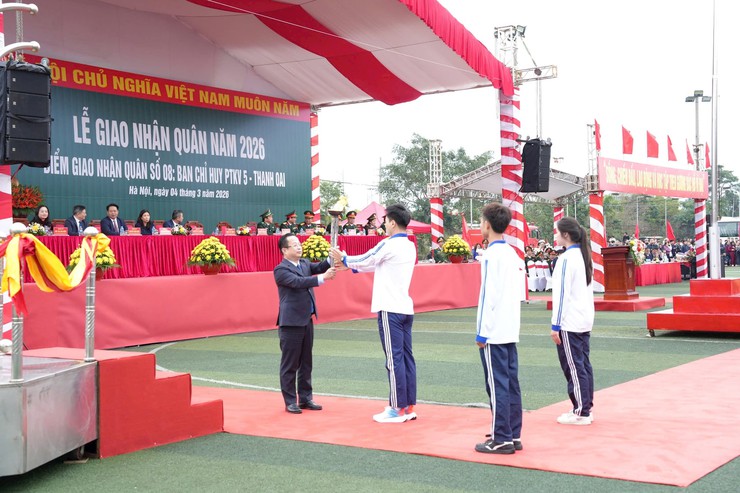 Trang trọng Lễ giao - nhận quân tại Điểm số 08 - Ban Chỉ huy phòng thủ khu vực 5 - Thanh Oai- Ảnh 3.