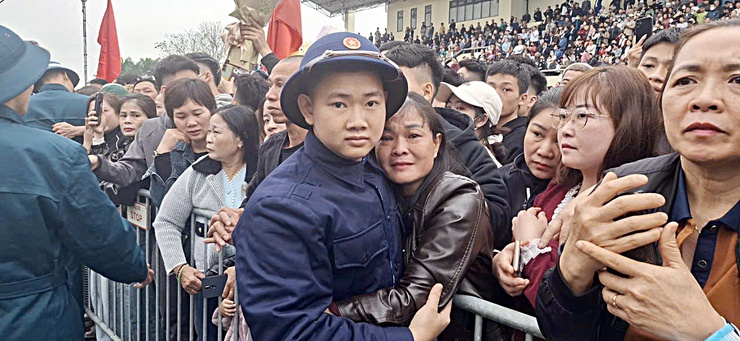 Trần Phú: 39 tân binh phấn khởi lên đường nhập ngũ vào Quân đội nhân dân, Công an nhân dân - Ảnh 11.