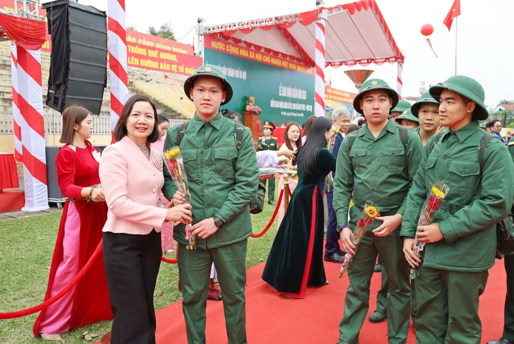 603 thanh niên khu vực phòng thủ số 2 Phúc Thọ lên đường nhập ngũ- Ảnh 4.