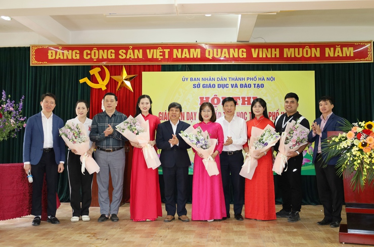 Phường Tùng Thiện tham dự hội thi giáo viên dạy giỏi cấp Tiểu học thành phố Hà Nội năm học 2025-2026- Ảnh 1.