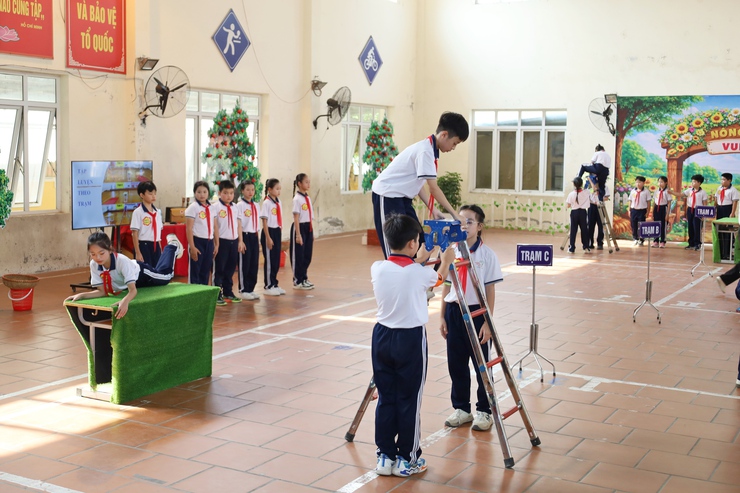 Phường Tùng Thiện tham dự hội thi giáo viên dạy giỏi cấp Tiểu học thành phố Hà Nội năm học 2025-2026- Ảnh 3.