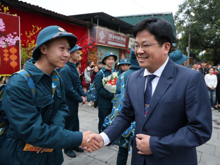 Tam Hưng rộn ràng Ngày hội giao quân năm 2026: 32 thanh niên ưu tú lên đường bảo vệ Tổ quốc- Ảnh 6.