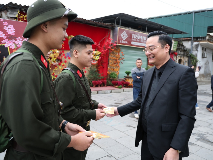 Tam Hưng rộn ràng Ngày hội giao quân năm 2026: 32 thanh niên ưu tú lên đường bảo vệ Tổ quốc- Ảnh 8.