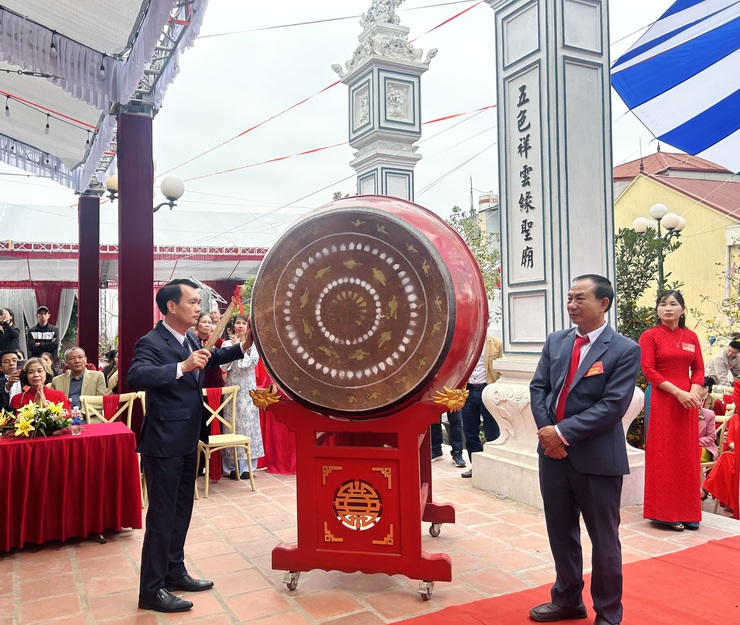 Lãnh đạo xã Phúc Lộc "vui hội" cùng bà con Nhân dân làng Thanh Chiểu- Ảnh 3.